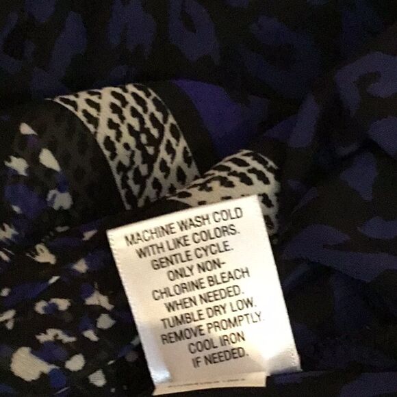 Ladies sheer print top in small from APT 9 NWT - Picture 8 of 8